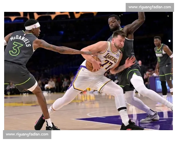 森林狼主场迎战快船西部强强对话季后赛卡位关键一战焦点之夜来临 森林狼主场迎战快船西部强强对话季后赛卡位关键一战焦点之夜来临